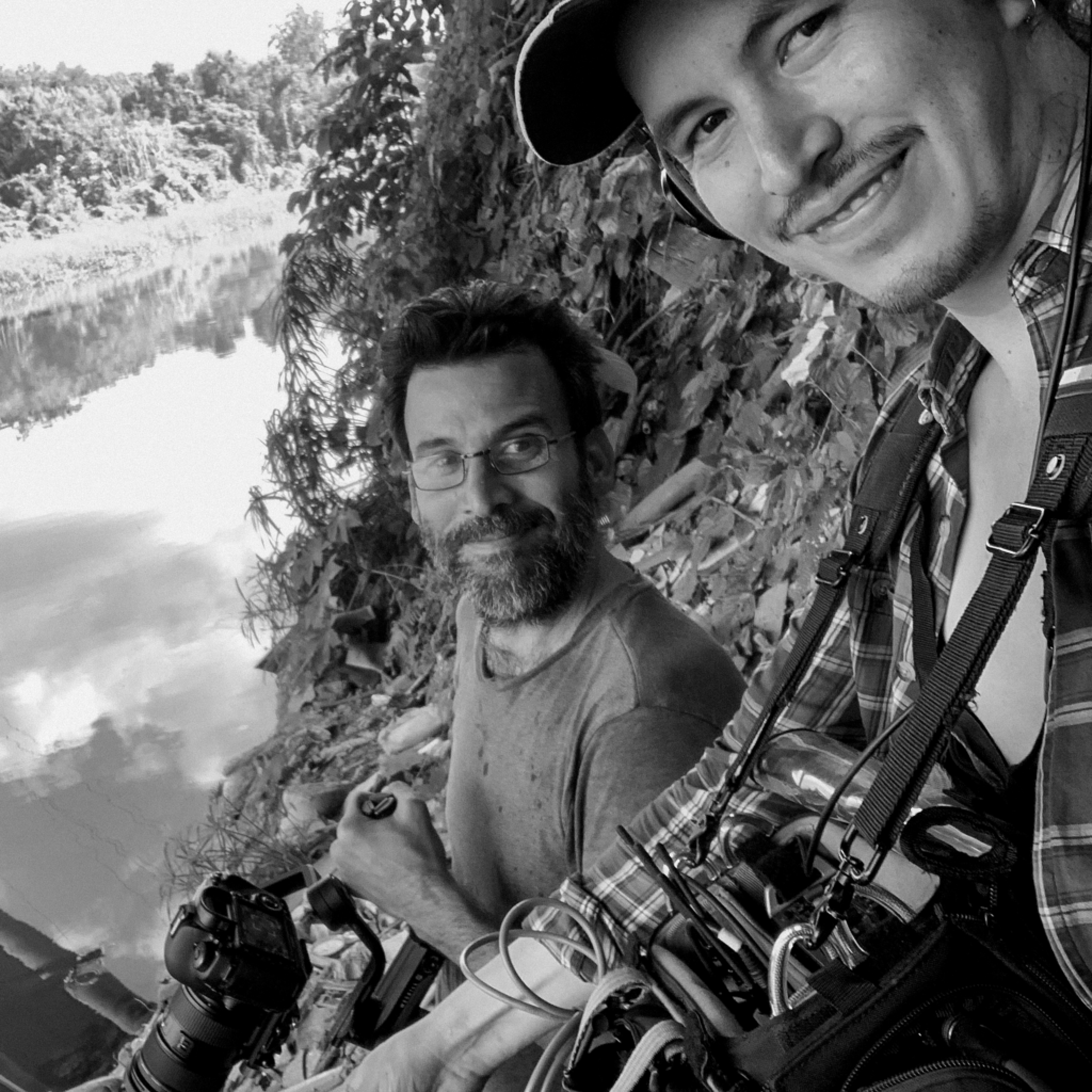 aa durante el rodaje de yaque 1