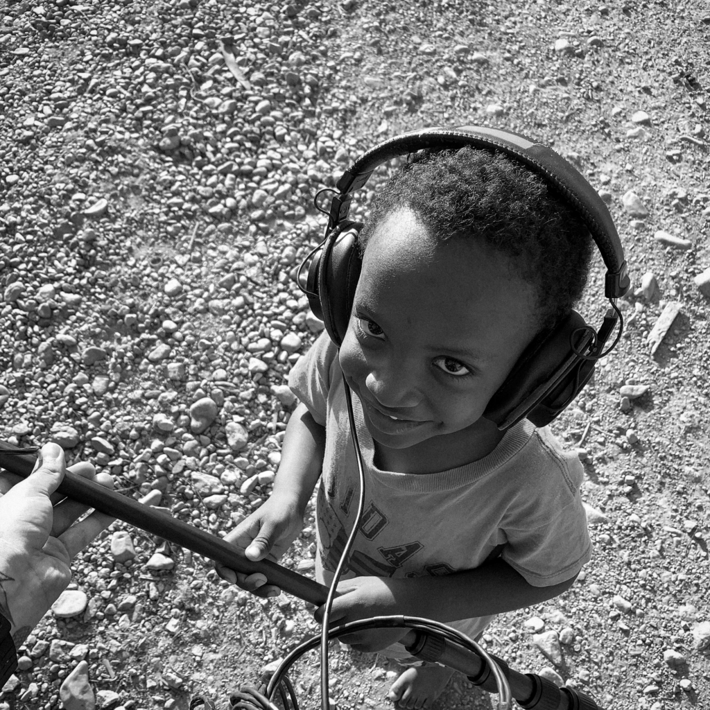 aa durante el rodaje de yaque 2